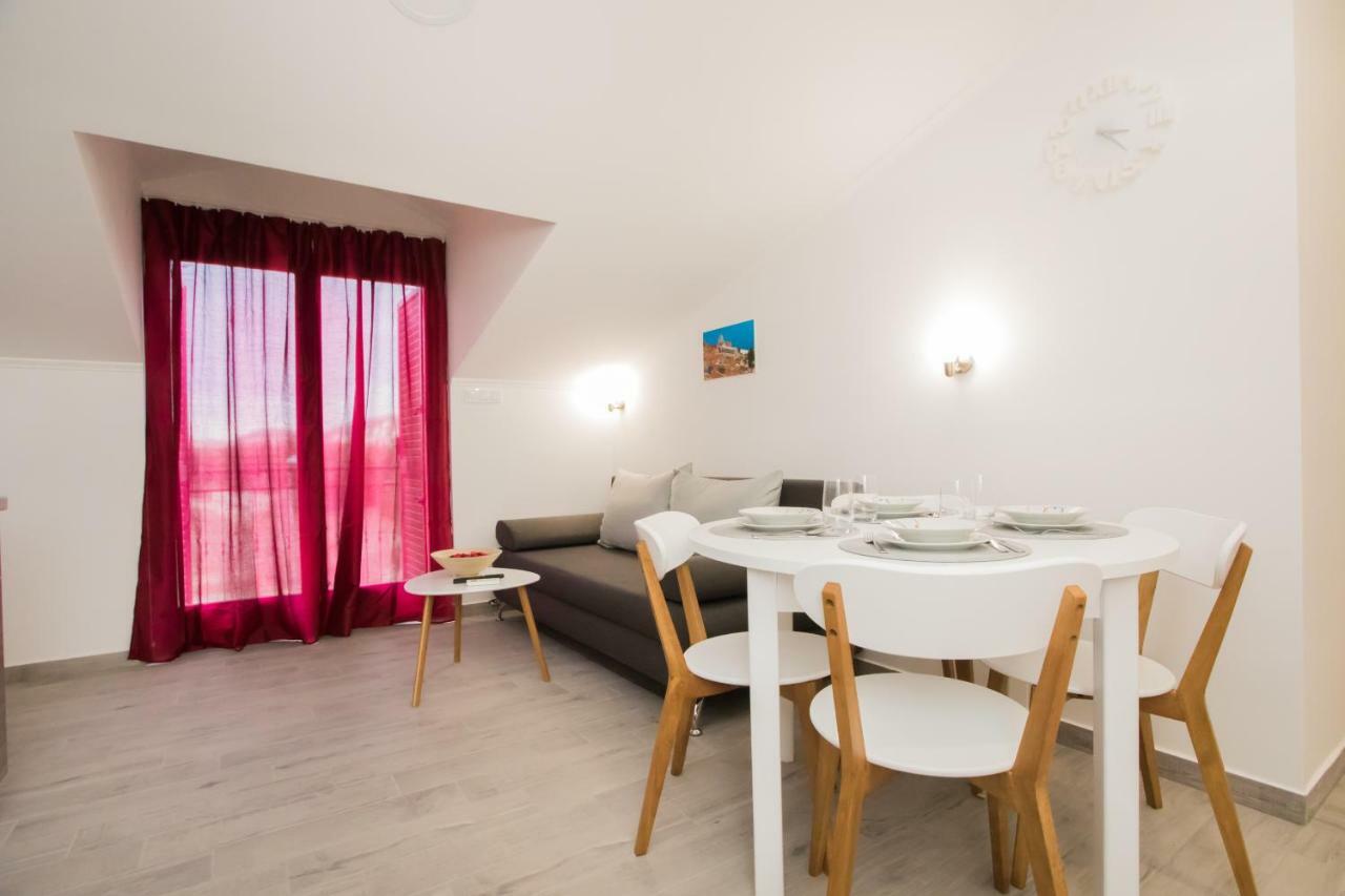 Apartments Tonka Sibenik Luaran gambar